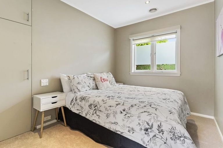 Photo of property in 145 Shakespeare Road, Milford, Auckland, 0620