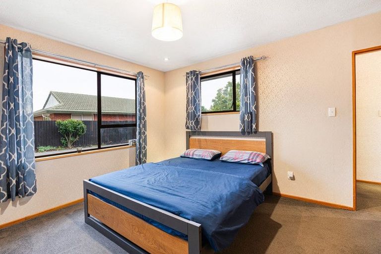 Photo of property in 31 Solomon Avenue, Redwood, Christchurch, 8051