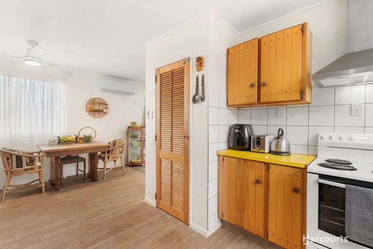 Photo of property in 1 Fernleigh Avenue, Waiuku, 2123