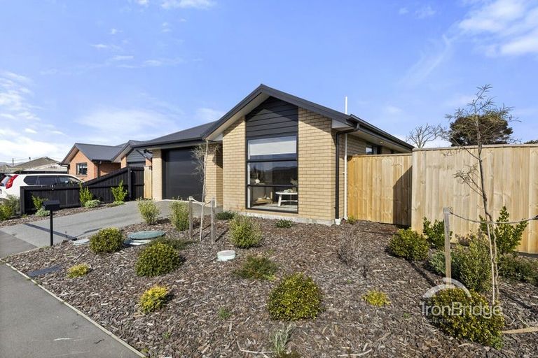 Photo of property in 23 Poipoi Place, Aranui, Christchurch, 8061