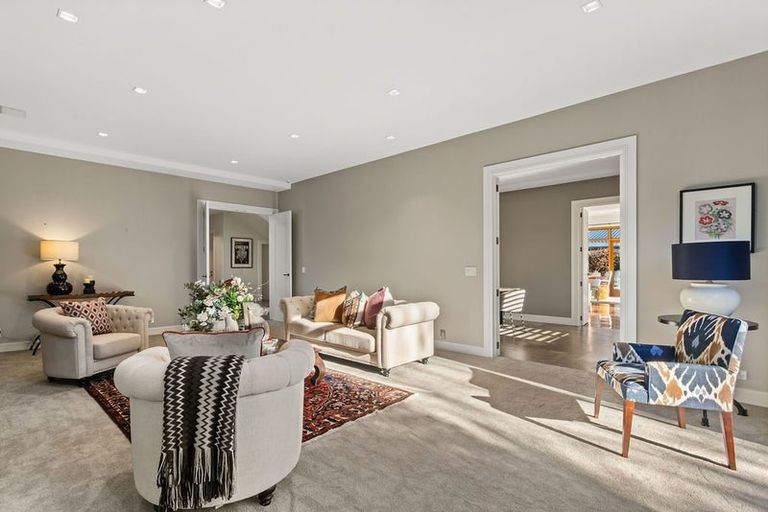 Photo of property in 118 Straven Road, Fendalton, Christchurch, 8014