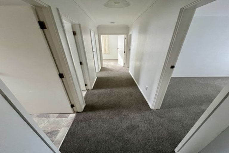 Photo of property in 27 Halberg Street, Glenfield, Auckland, 0629