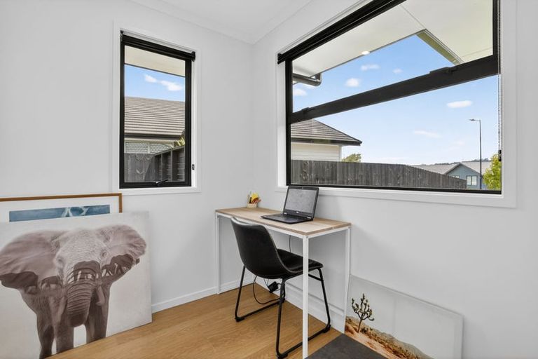 Photo of property in 4 Porokaiwhiri Avenue, Helensville, 0800