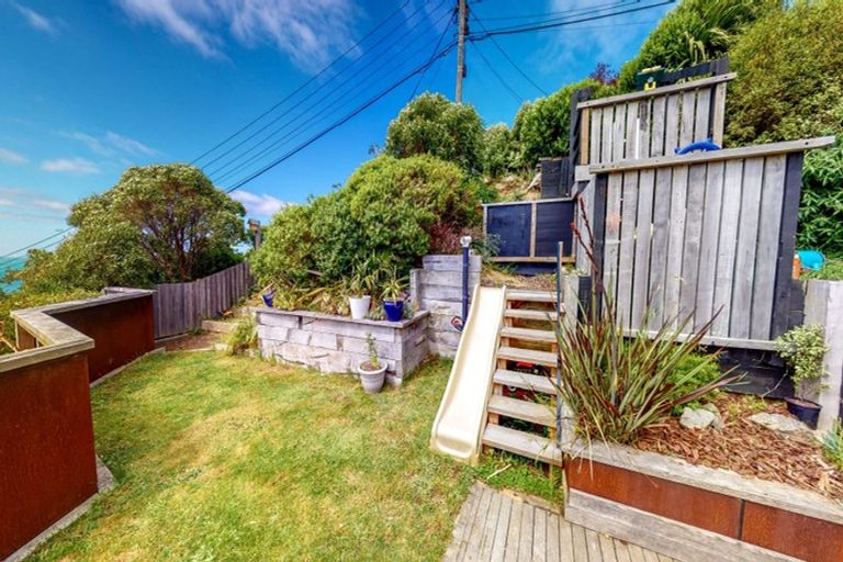 Photo of property in 4 Milne Terrace, Island Bay, Wellington, 6023