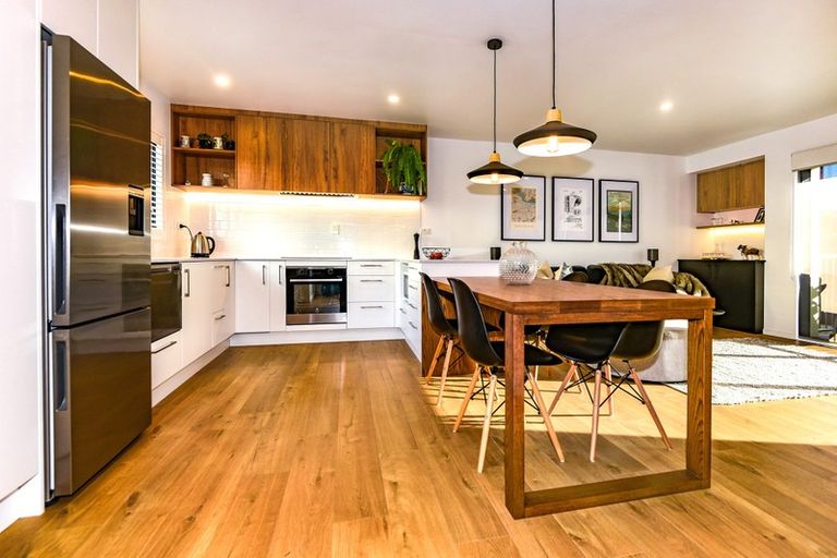 Photo of property in 2/211 Worcester Street, Christchurch Central, Christchurch, 8011