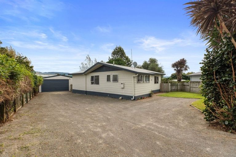 Photo of property in 12 Conifer Place, Te Puke, 3119