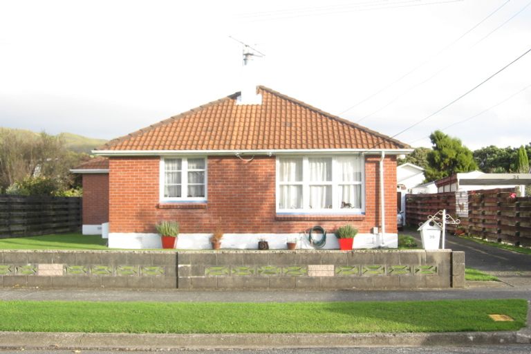 Photo of property in 36 Dyer Street, Epuni, Lower Hutt, 5011