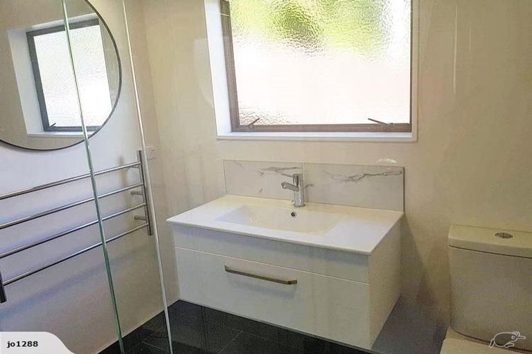 Photo of property in 1/30 Honeysuckle Lane, Mairangi Bay, Auckland, 0630