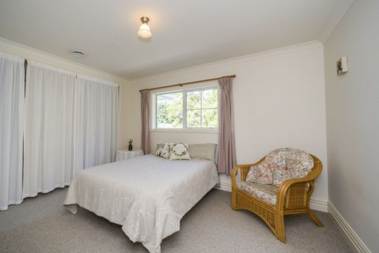Photo of property in 114 Polson Hill Drive, Aokautere, Palmerston North, 4471