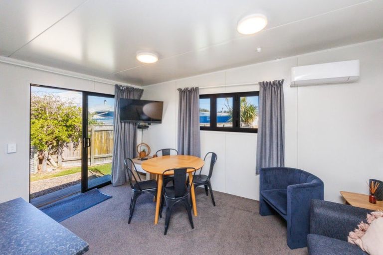 Photo of property in 52 Nash Parade, Foxton Beach, Foxton, 4815