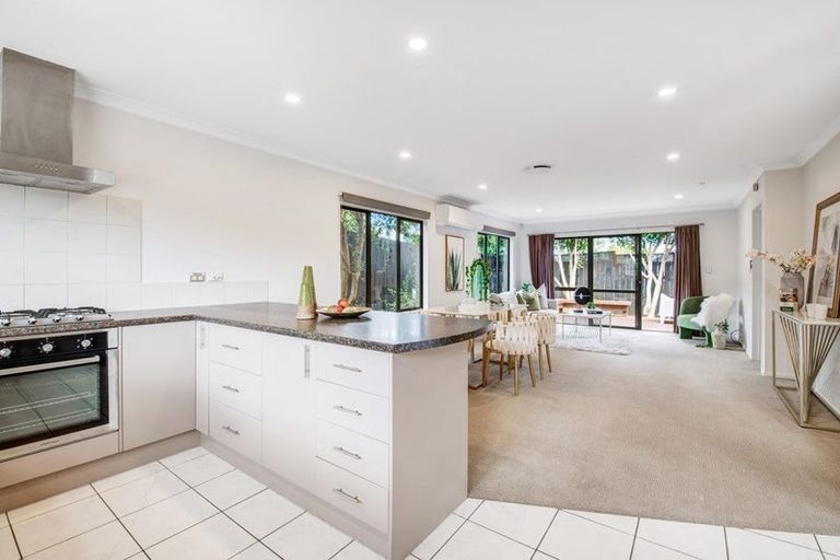 Photo of property in 1/24 James Street, Bayview, Auckland, 0629