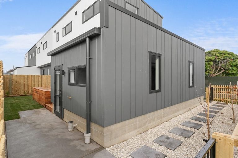 Photo of property in 8c Mackworth Street, Woolston, Christchurch, 8062