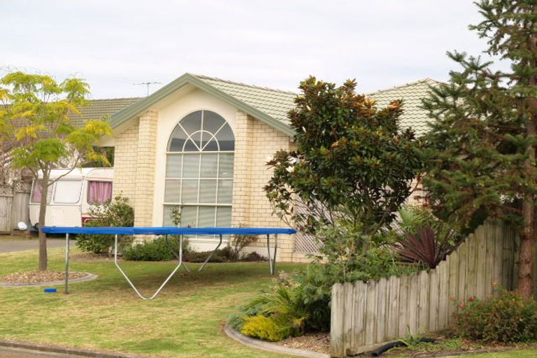 Photo of property in 3 Embleton Close, Northpark, Auckland, 2013