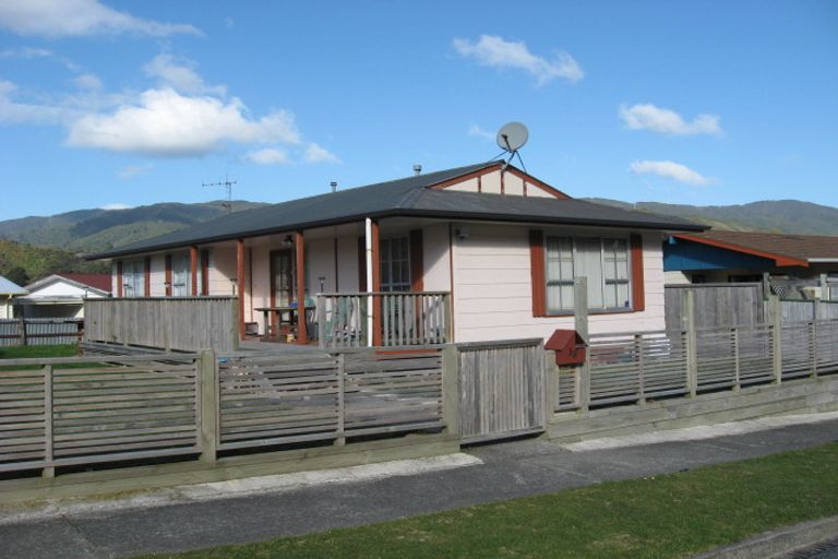 Photo of property in 38 Mcgowan Road, Wainuiomata, Lower Hutt, 5014