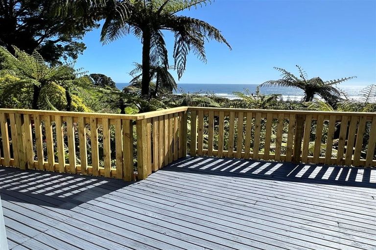 Photo of property in 20 Weenink Road, Karoro, Greymouth, 7805