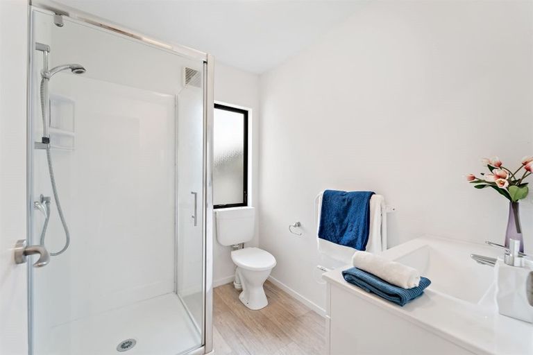 Photo of property in 16 Landvale Court, Browns Bay, Auckland, 0630