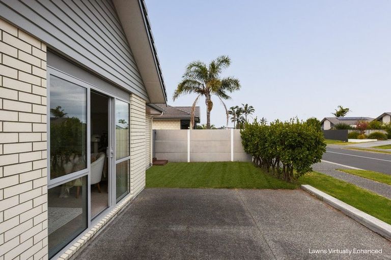 Photo of property in 16 Selliera Place, Papamoa Beach, Papamoa, 3118