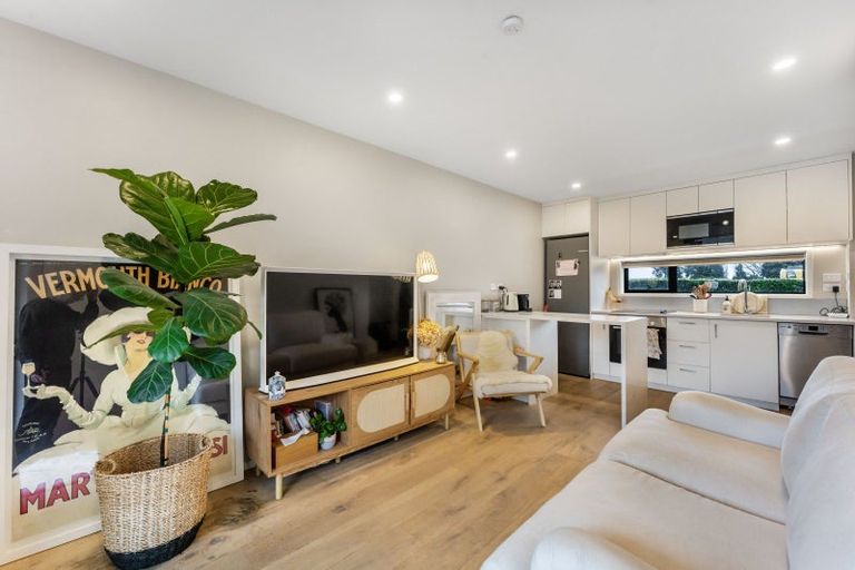 Photo of property in 4 Koro Lane, Mangere Bridge, Auckland, 2022