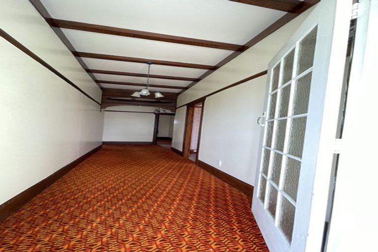 Photo of property in 305-311 Glengarry Road, Glen Eden, Auckland, 0602