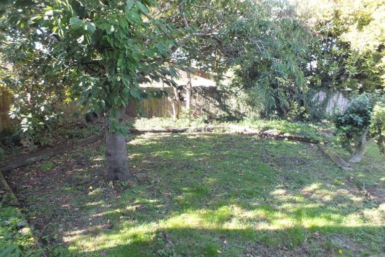 Photo of property in 19 Solway Avenue, Ilam, Christchurch, 8041