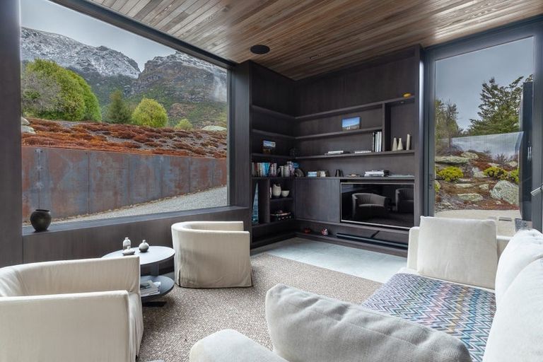 Photo of property in 32 Vista Terrace, Wye Creek, Queenstown, 9371