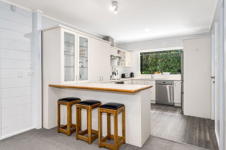 Photo of property in 4 Joseph Banks Drive, Whitby, Porirua, 5024