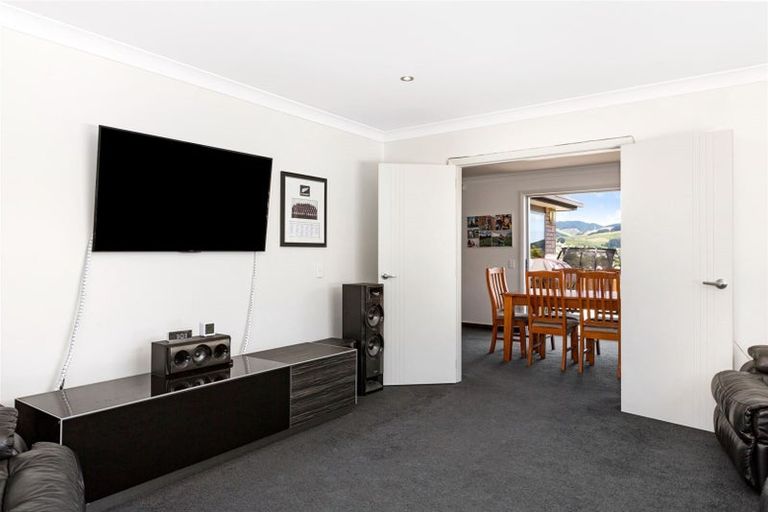 Photo of property in 31 Paparoa Crescent, Aotea, Porirua, 5024