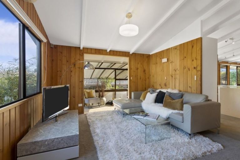 Photo of property in 1/5 Aorangi Place, Birkenhead, Auckland, 0626