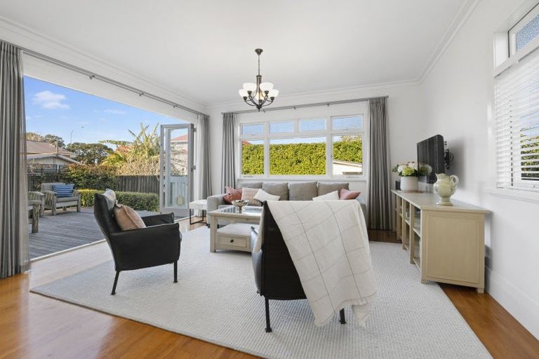 Photo of property in 7 Bruce Street, Northcote Point, Auckland, 0627