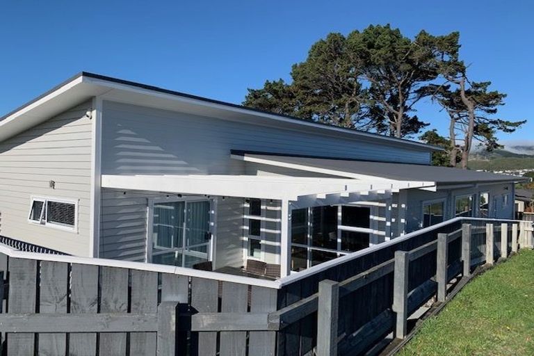 Photo of property in 21 Tasman Close, Aotea, Porirua, 5024