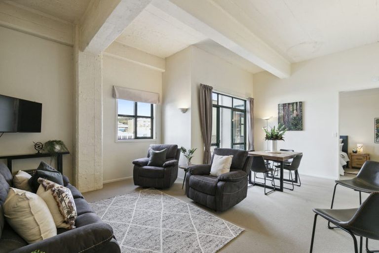 Photo of property in Tennyson Apartments, 14/25 Tennyson Street, Te Aro, Wellington, 6011