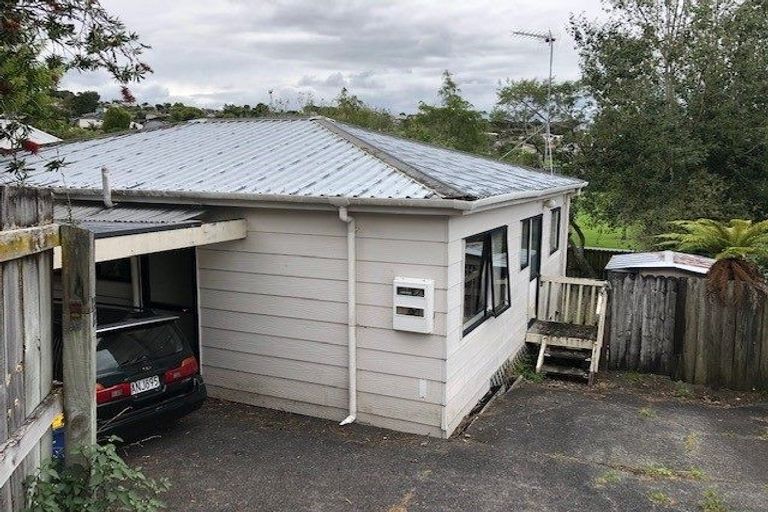 Photo of property in 2/56 Trias Road, Totara Vale, Auckland, 0629