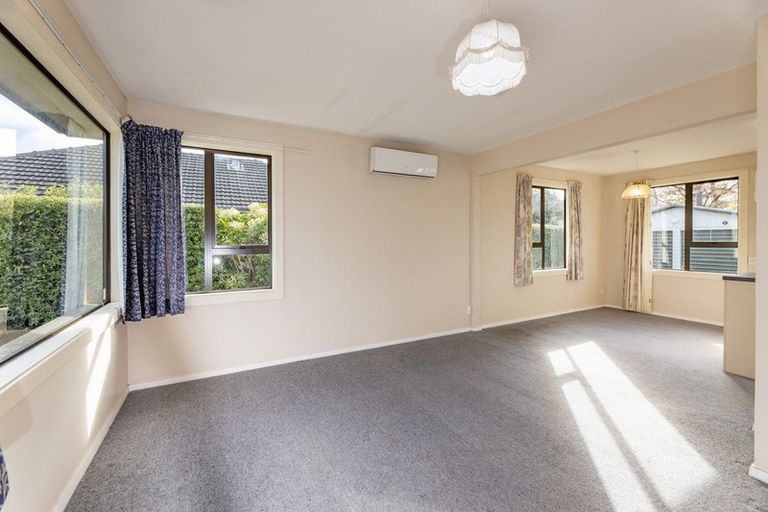 Photo of property in 8 Reynolds Avenue, Bishopdale, Christchurch, 8053