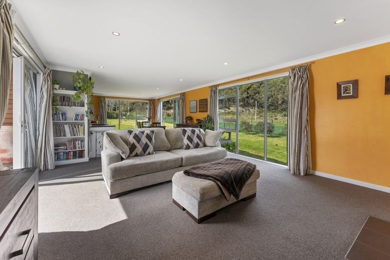 Photo of property in 438 Whitemans Valley Road, Whitemans Valley, Upper Hutt, 5371