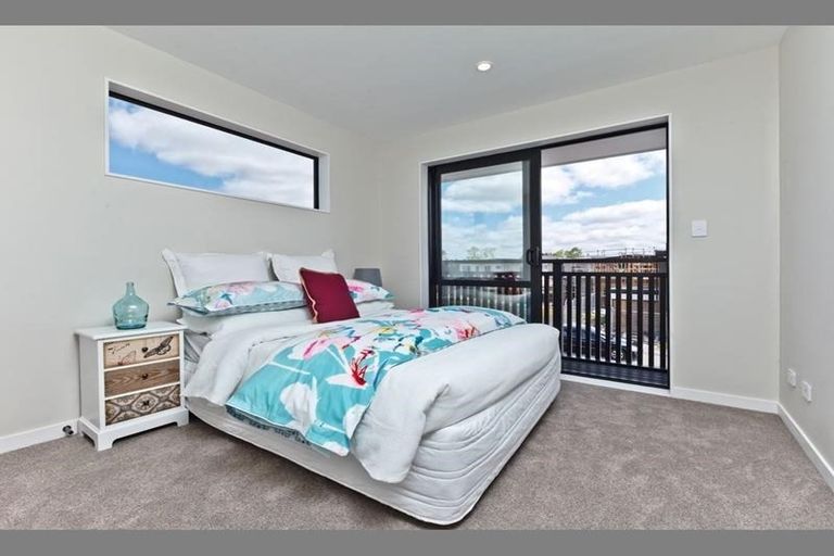 Photo of property in 47 Greenfinch Road, Hobsonville, Auckland, 0616