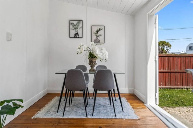 Photo of property in 17 Randolph Street, Woolston, Christchurch, 8062