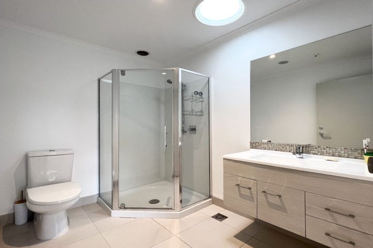 Photo of property in 217 Hobsonville Point Road, Hobsonville, Auckland, 0616