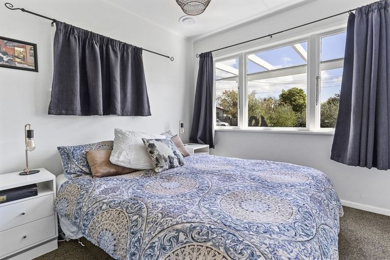 Photo of property in 45 Cologne Street, Martinborough, 5711