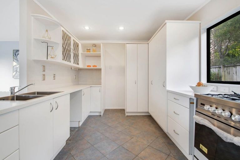 Photo of property in 2/13 Greenridge Court, Glenfield, Auckland, 0629