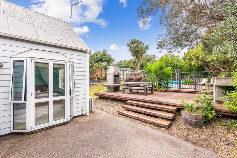 Photo of property in 39 Dale Road, Raumati South, Paraparaumu, 5032