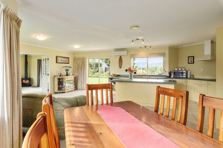 Photo of property in 6 Riveredge Terrace, Ohau, Levin, 5570