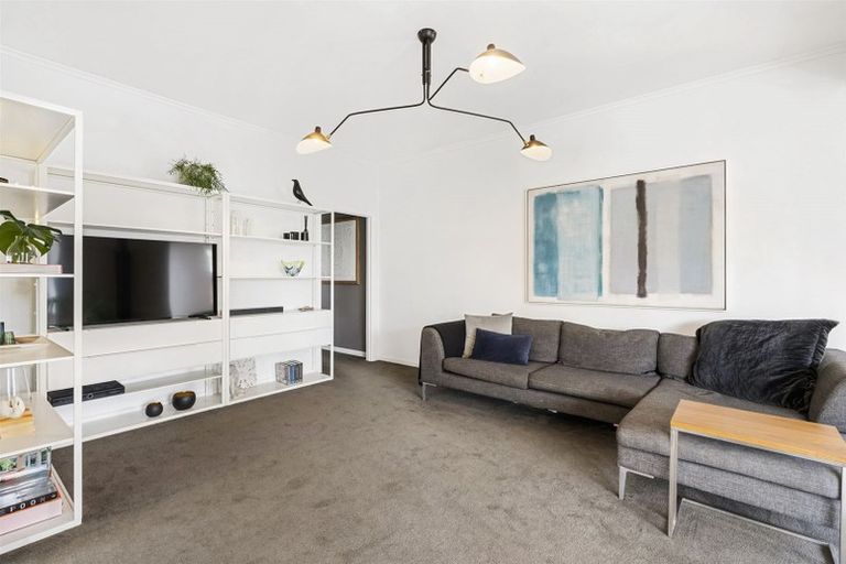 Photo of property in 1/115 Shakespeare Road, Milford, Auckland, 0620