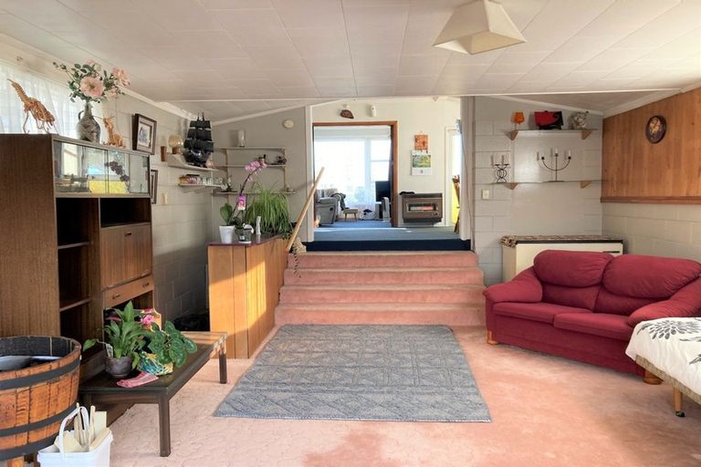 Photo of property in 19 Raleigh Street, Waitara, 4320