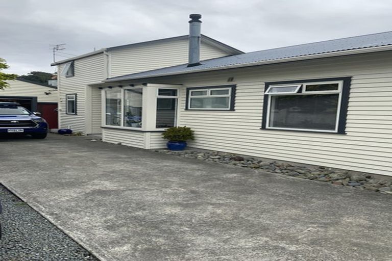 Photo of property in 35 Humber Street, Island Bay, Wellington, 6023