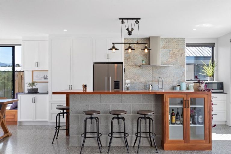 Photo of property in 13 Isthmus Place, Lake Hawea, Wanaka, 9382