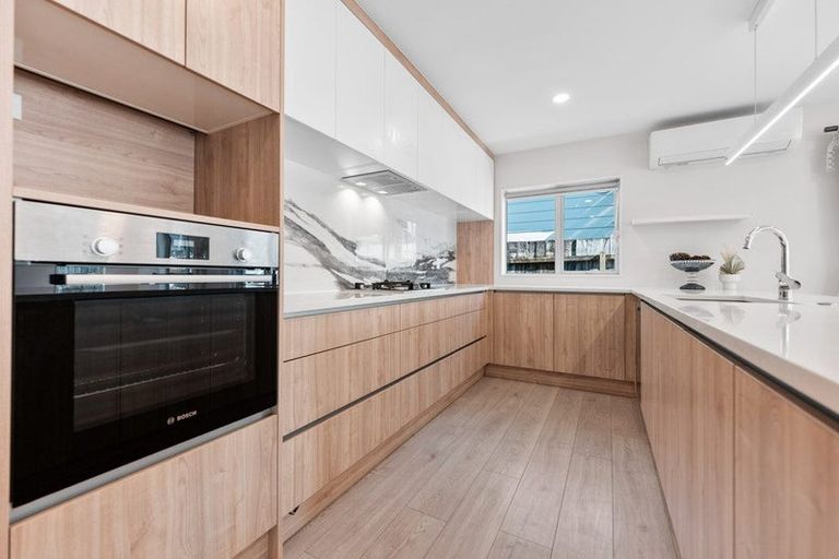 Photo of property in 25a Larnoch Road, Henderson, Auckland, 0610