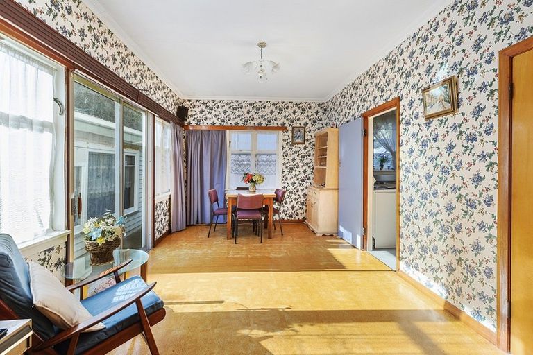 Photo of property in 181 Houghton Bay Road, Houghton Bay, Wellington, 6023