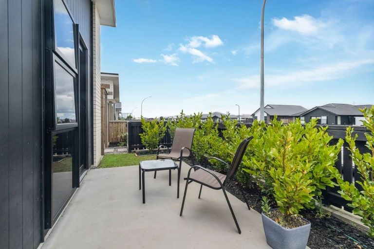 Photo of property in 2 Kaitaka Way, Papamoa, 3118