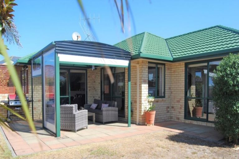 Photo of property in 5 Kihi Place, Ruakaka, 0116