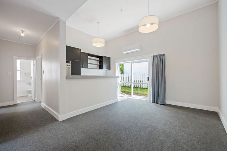 Photo of property in 2 Henry Street, Kilbirnie, Wellington, 6022